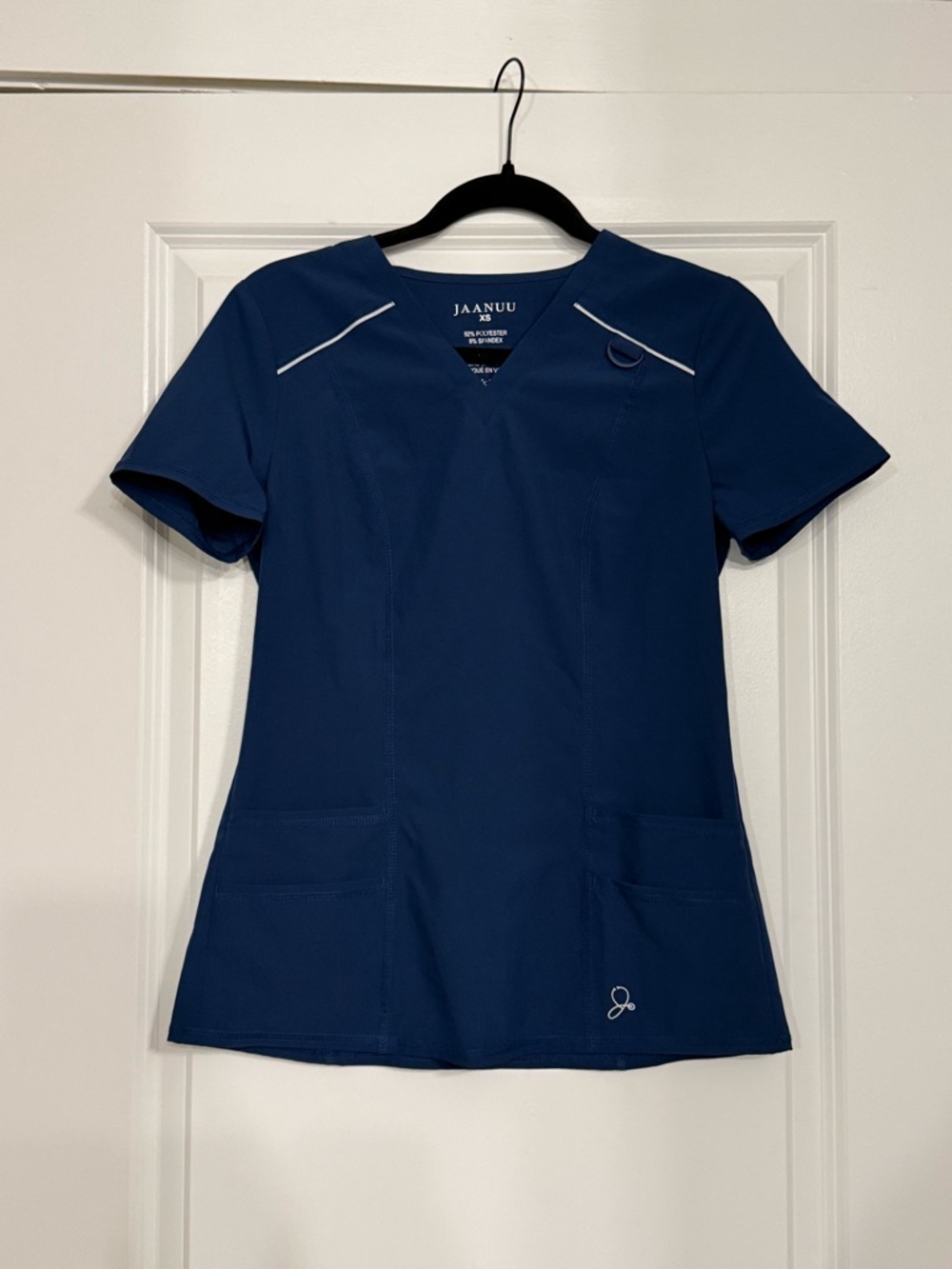 Jaanuu Women's XS Core Control V-Neck 4-Pocket Scrub Top Navy Blue